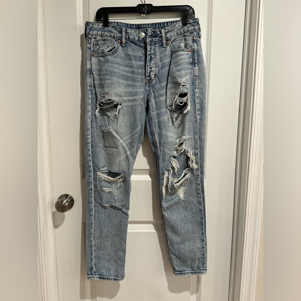 American Eagle Ripped Tomgirl Jeans - Size 8 Regular